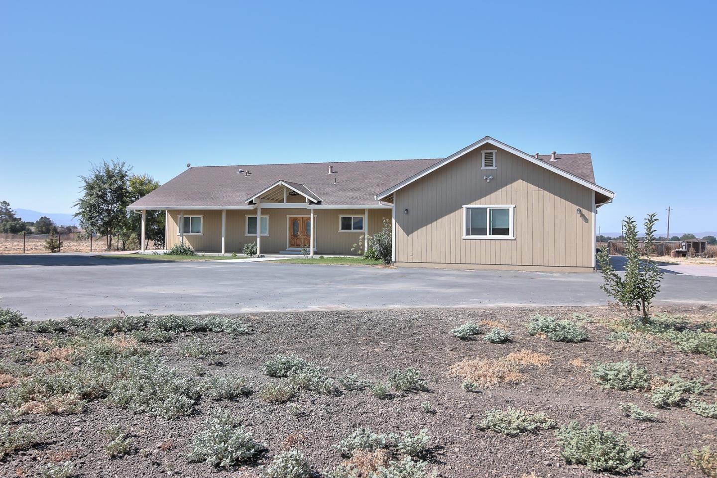 6782 Fairview Road Hollister, CA 95023 - Photo 3 of 42 Gallery Image 3