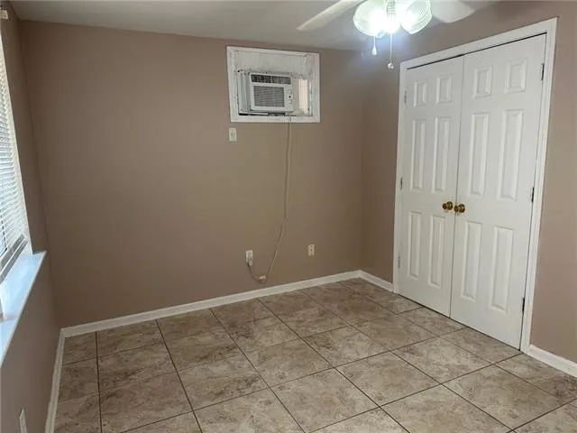 $850 | 213 Rosebud Street, Unit J, Metairie, LA 70005