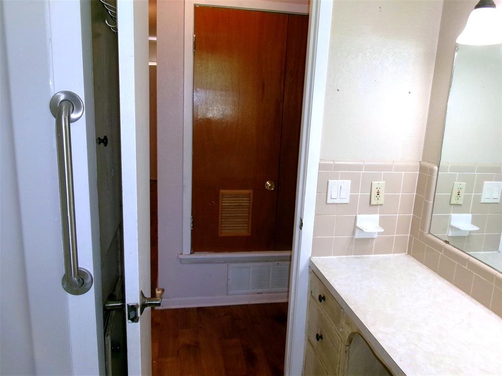 200 West Spencer Street Bangs, TX 76823 - Photo 15 of 19