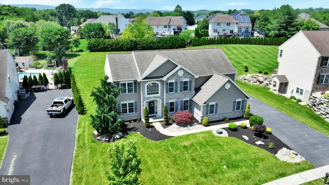 $750,000 | 118 Connecticut Avenue, Sinking Spring, PA 19608