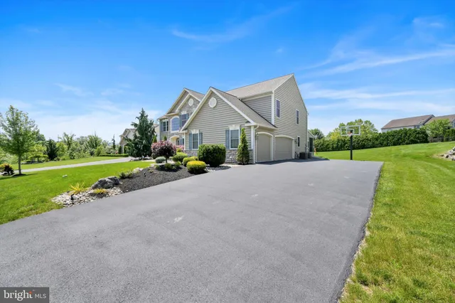 $750,000 | 118 Connecticut Avenue, Sinking Spring, PA 19608