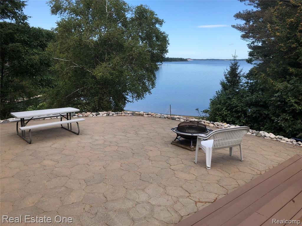 2722 Piney Ridge Road Ludington, MI 49431 - Photo 10 of 64