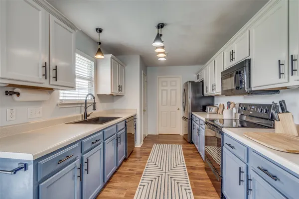 $2,300 | 13240 High Sierra Street, Manor, TX 78653