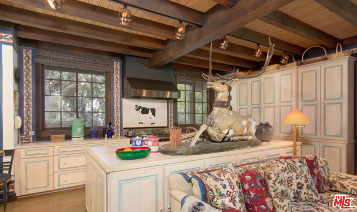 9199 Cotharin Road Malibu, CA 90265 - Photo 8 of 22