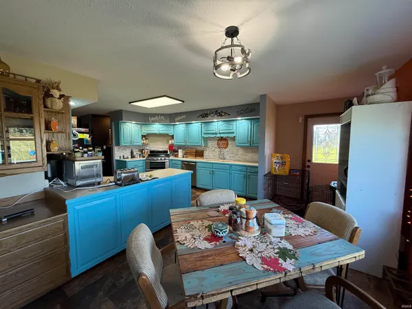 $425,000 | 1400 North 200 East, Lagrange, IN 46761