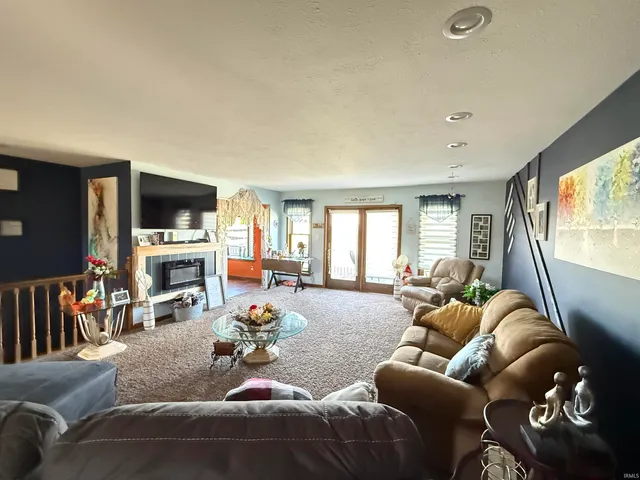 $450,000 | 1400 North 200 East, Lagrange, IN 46761