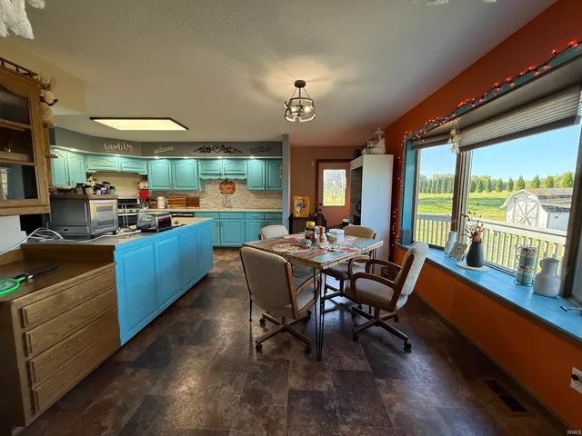 $450,000 | 1400 North 200 East, Lagrange, IN 46761