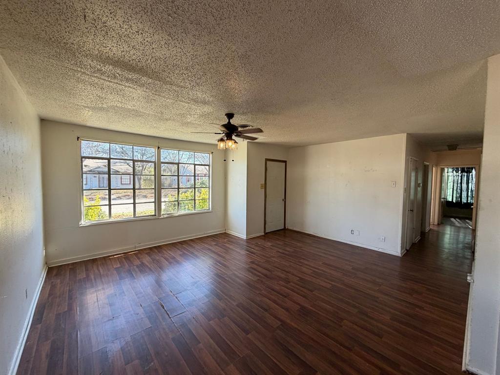 1225 Coit Street Denton, TX 76201 - Photo 5 of 14