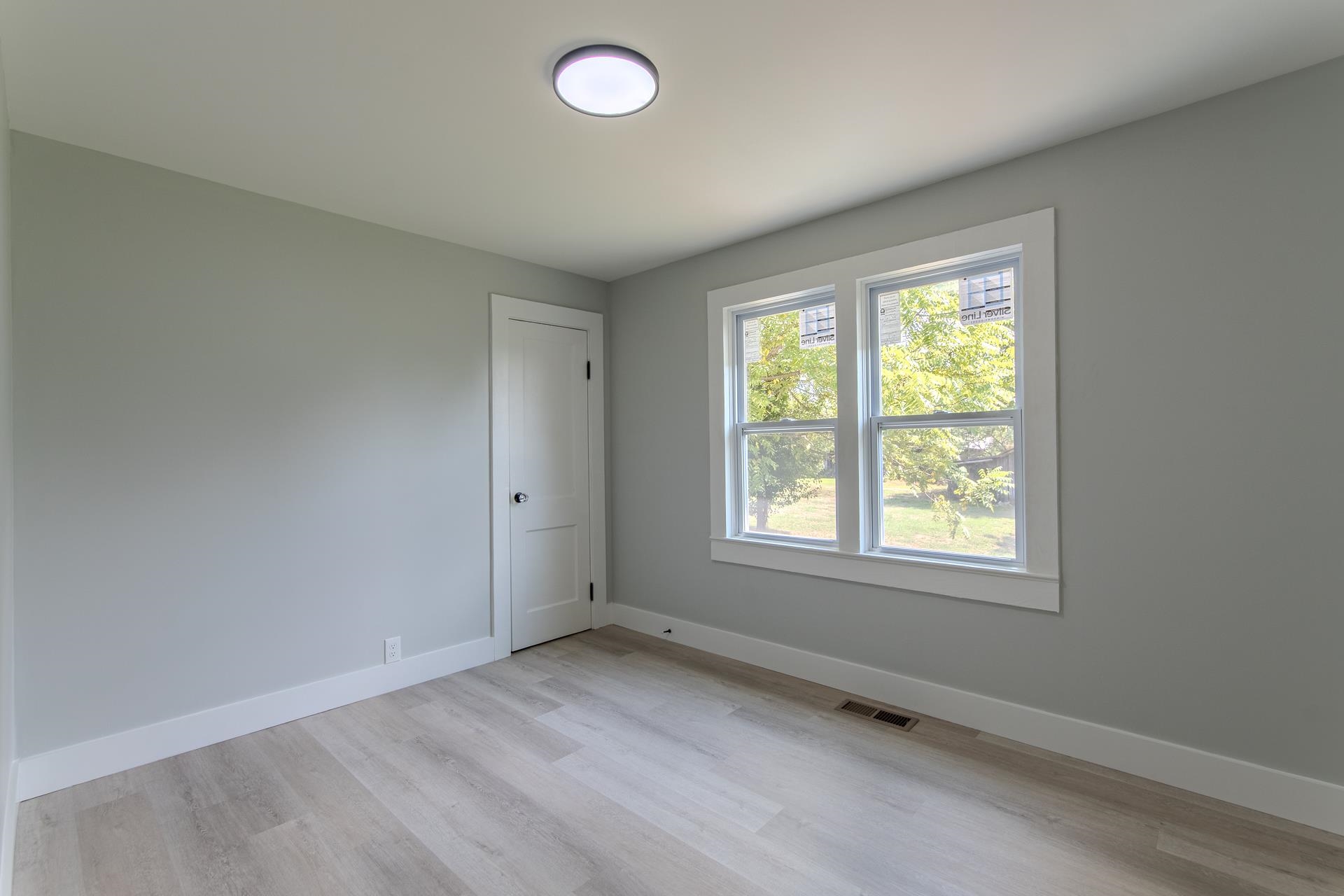 6800 Glendale Road Morris Chapel, TN 38361 - Photo 18 of 40 an empty room with a window