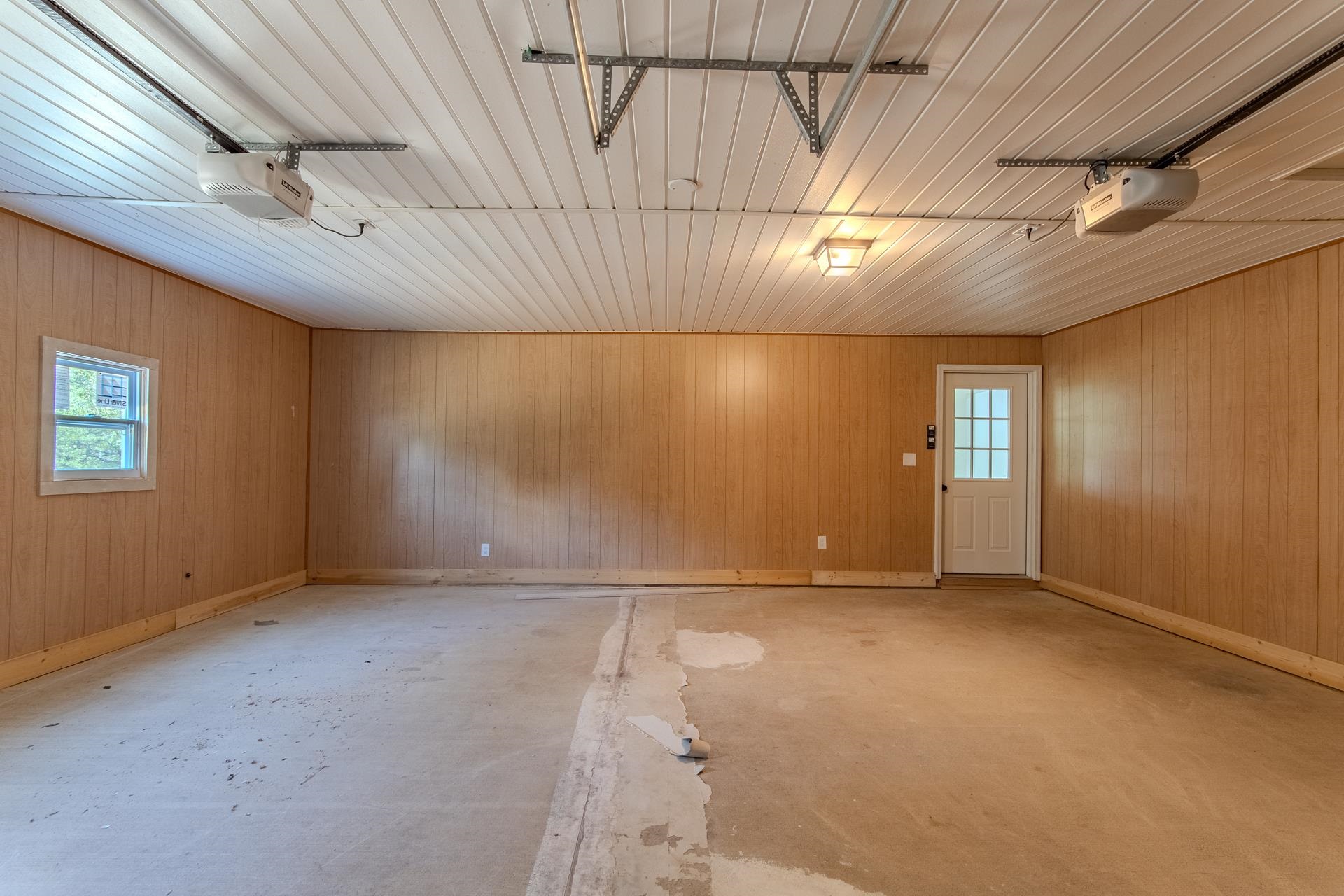 6800 Glendale Road Morris Chapel, TN 38361 - Photo 29 of 40 an empty room with windows