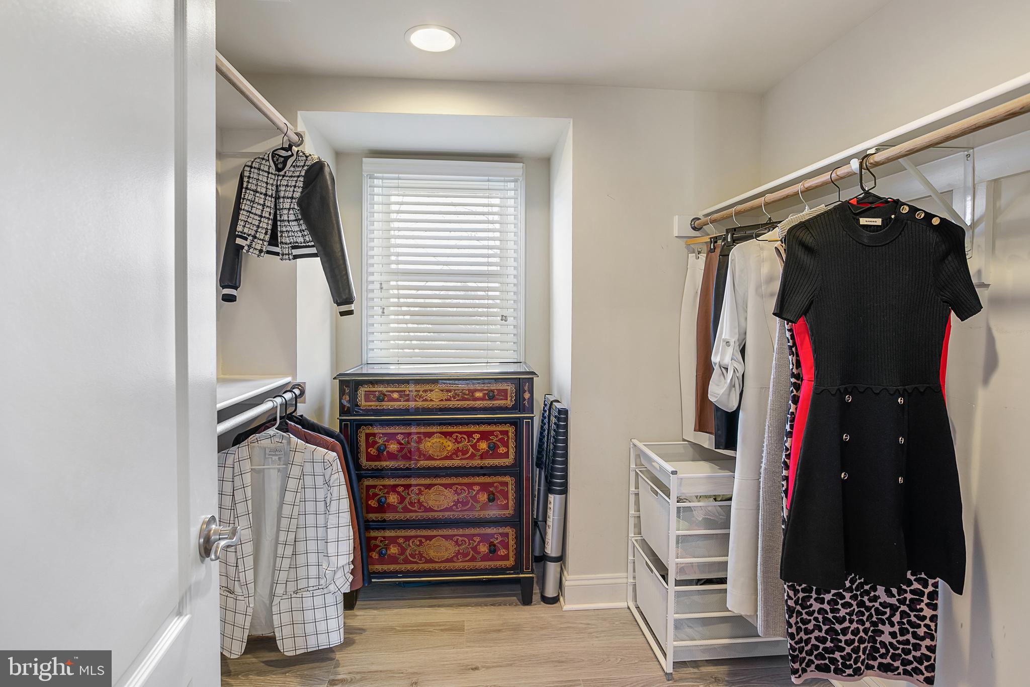 1300 Duke Street Alexandria, VA 22314 - Photo 23 of 36 Walk in closet