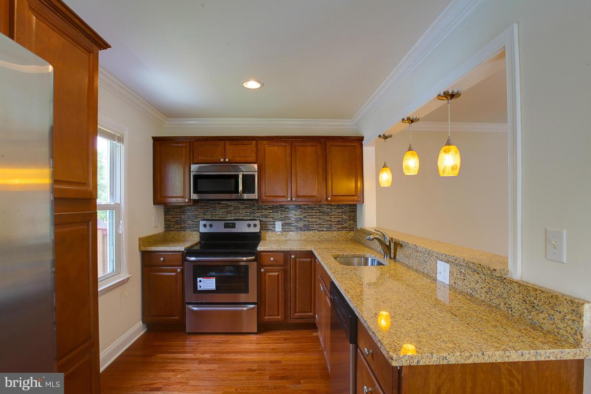 12 Congaree Court Baltimore, MD 21236 - Photo 11 of 25 Kitchen