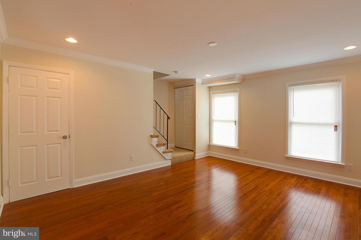 12 Congaree Court Baltimore, MD 21236 - Photo 4 of 25 Living Room