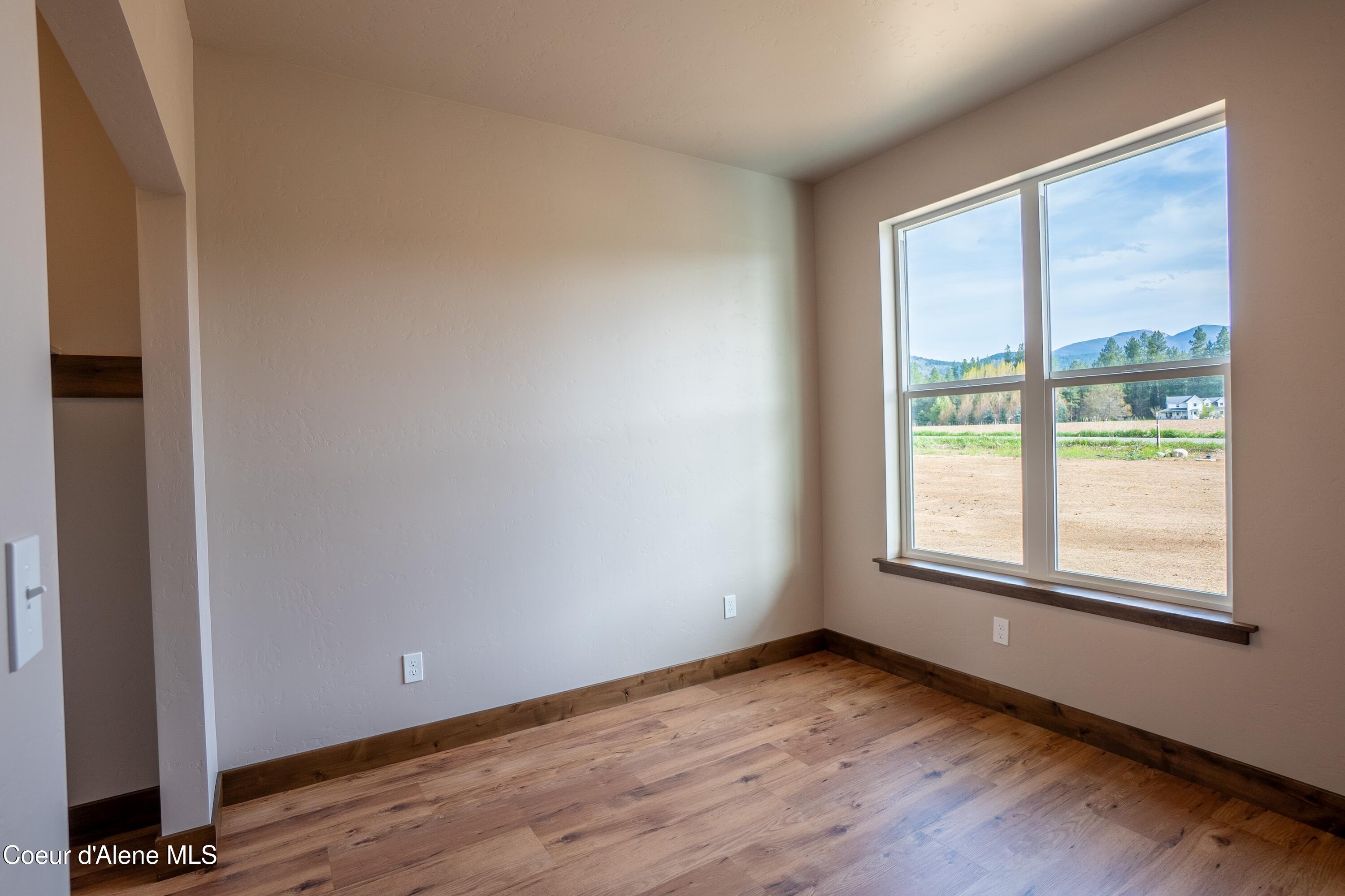 167 Airstrip Road Moyie Springs, ID 83845 - Photo 20 of 27 BD 2 closet view