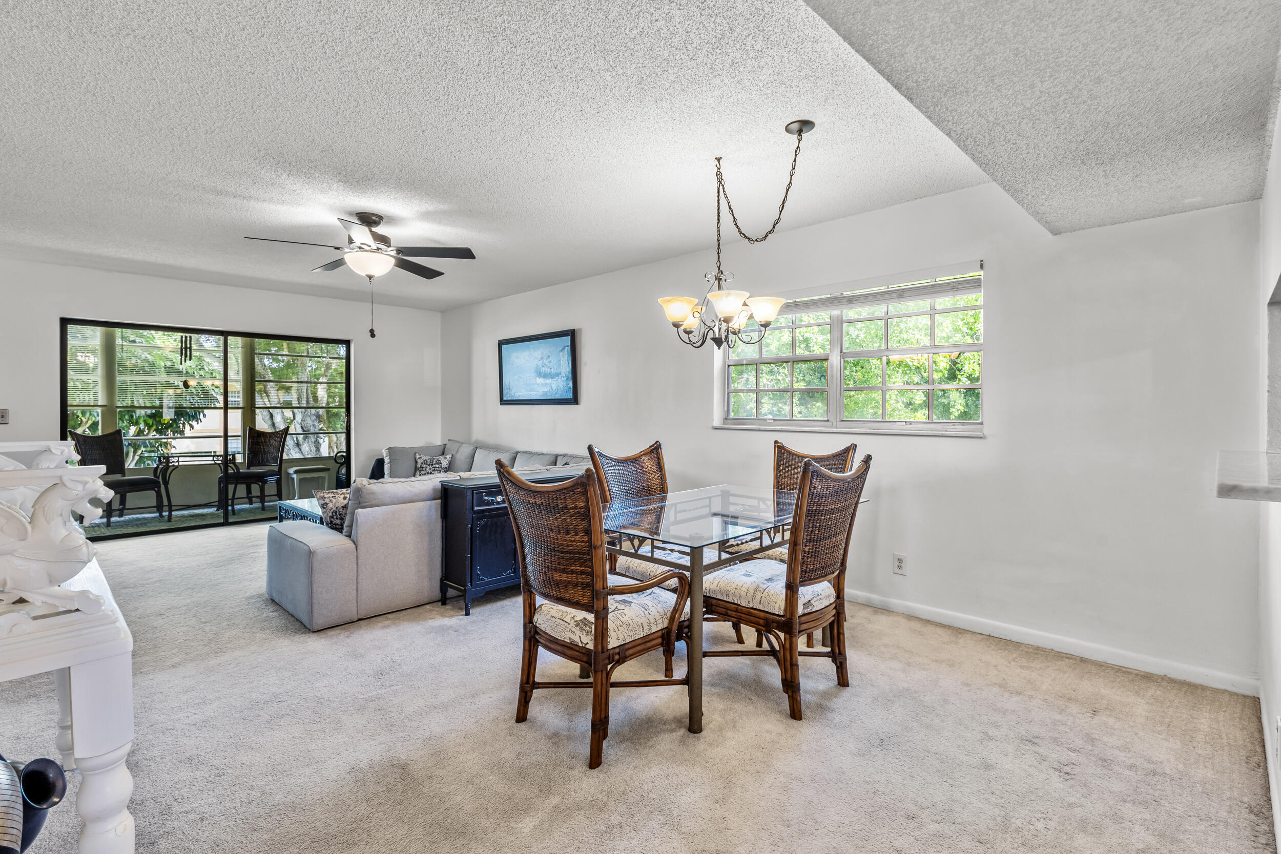 1600 Dover Road, Unit 210B Delray Beach, FL 33445 - Photo 4 of 38 Living/Dining