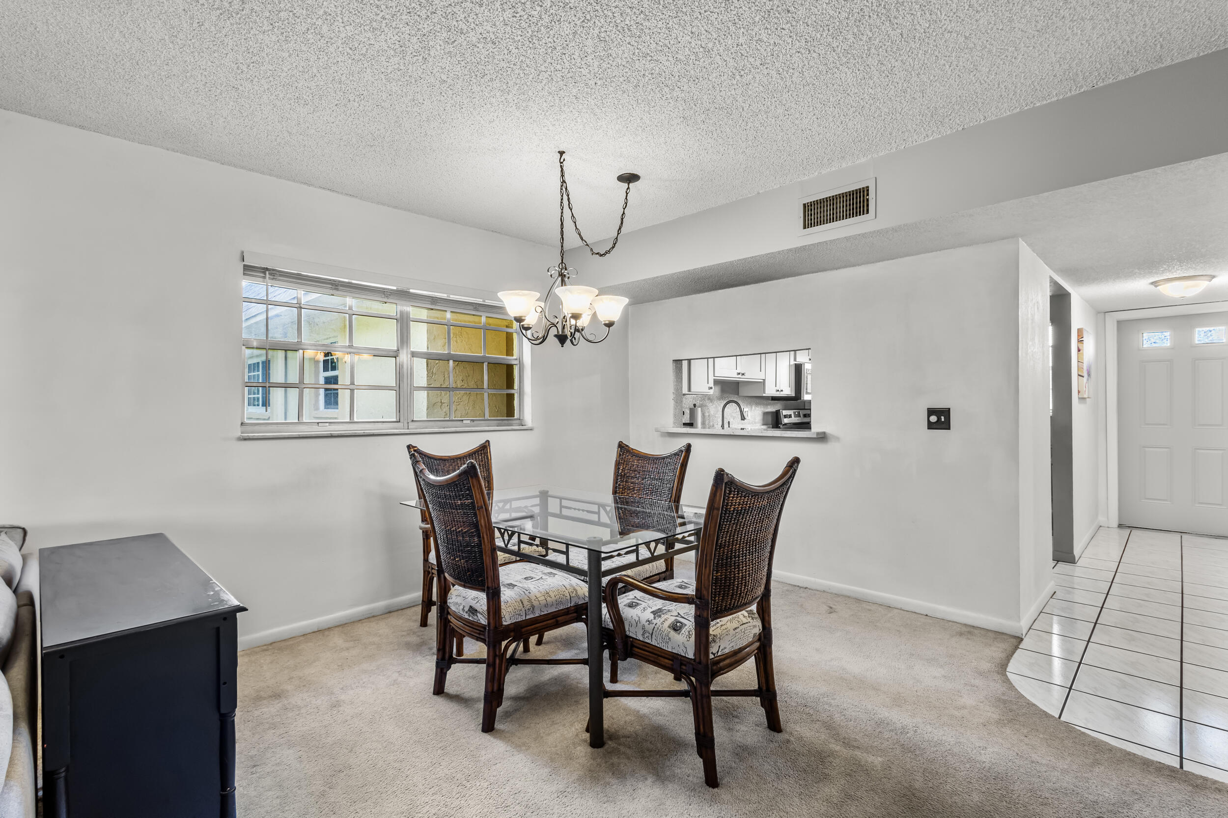 1600 Dover Road, Unit 210B Delray Beach, FL 33445 - Photo 5 of 38 Living/Dining