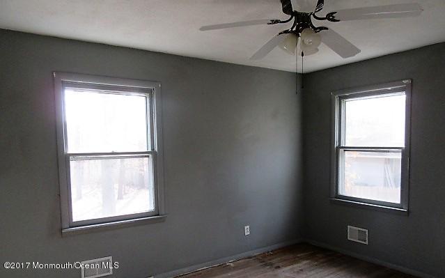 131 Sunnybrook Road Jackson, NJ 08527 - Photo 15 of 21 351-499107 Bedroom (12)