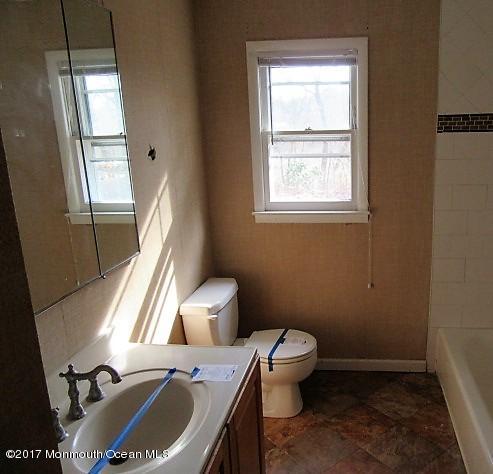 131 Sunnybrook Road Jackson, NJ 08527 - Photo 7 of 21 351-499107 Bathroom (11)