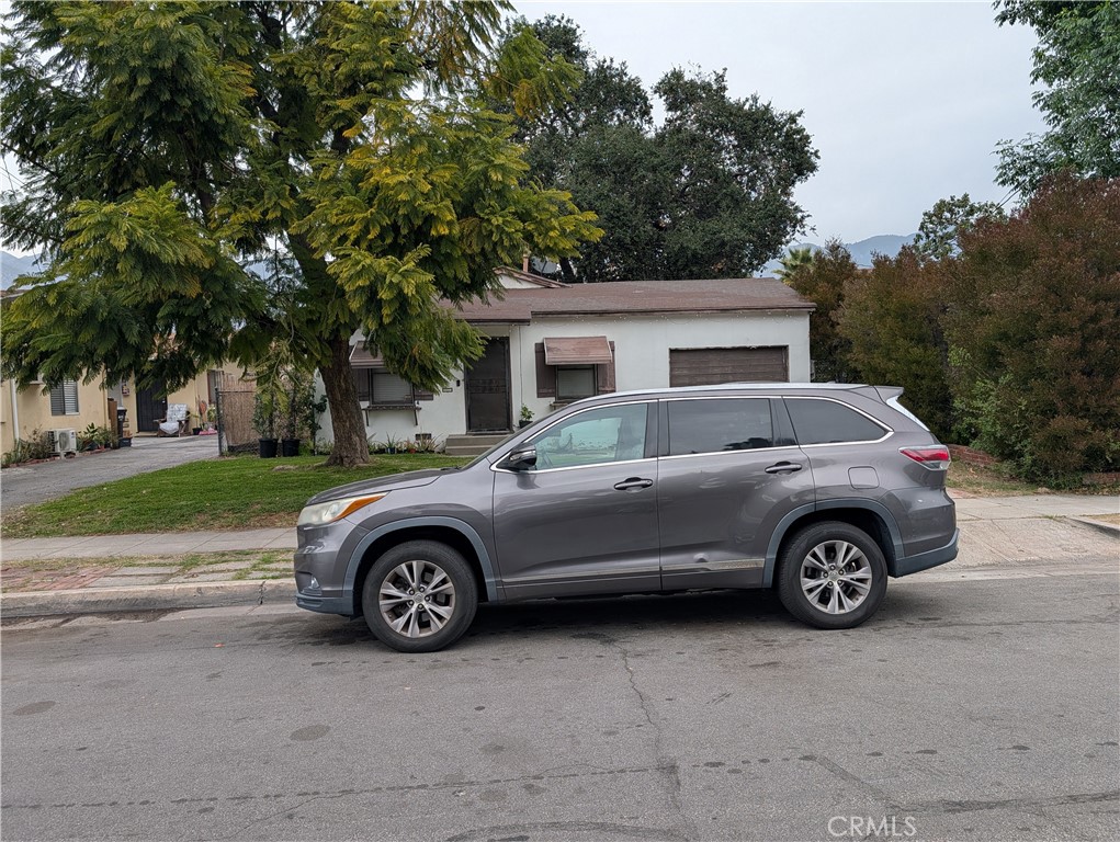 855 West Walnut Avenue Monrovia, CA 91016 - Photo 2 of 2