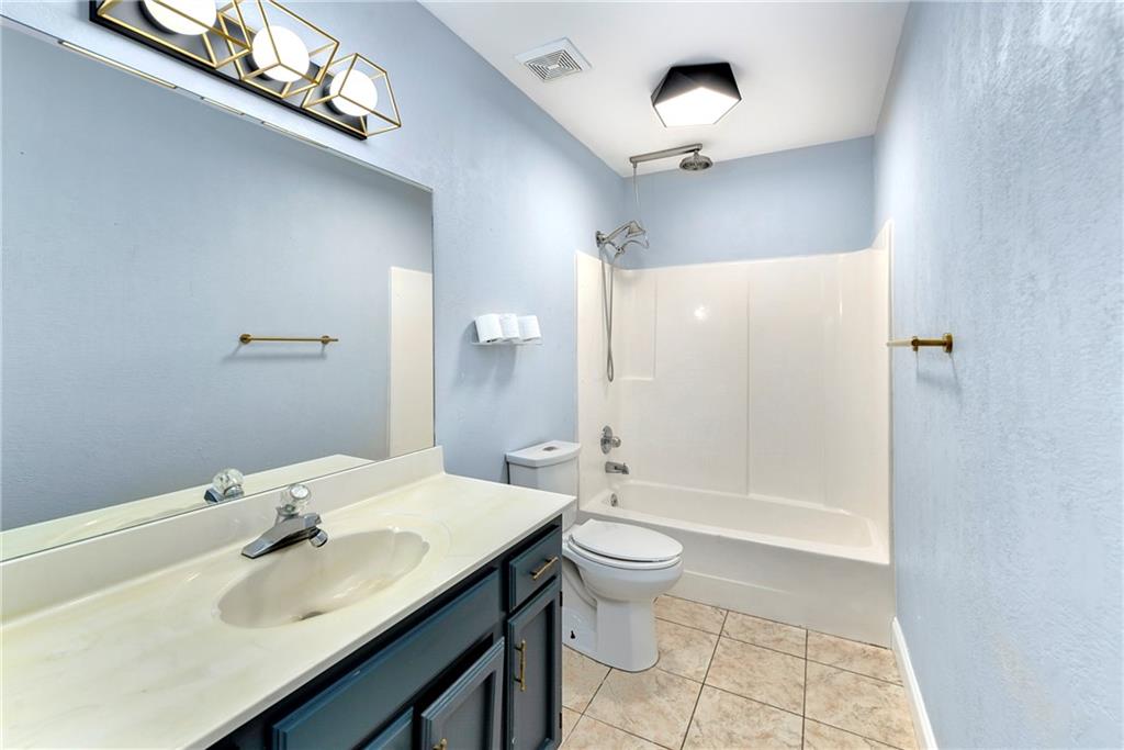 230 Southwest Pinetree Lane Lee's Summit, MO 64063 - Photo 19 of 31