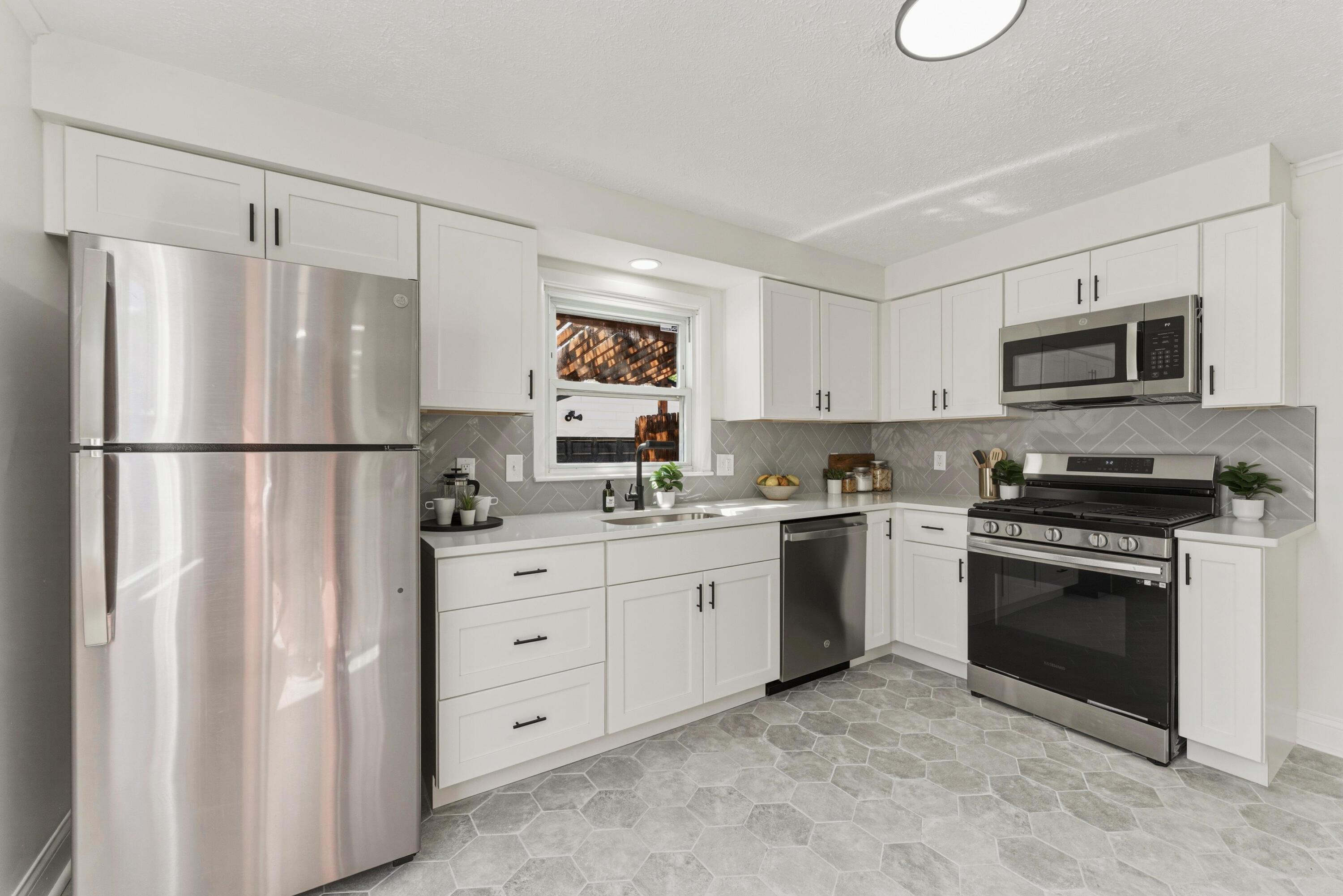 2753 Eastminster Road Columbus, OH 43209 - Photo 14 of 48 Kitchen5