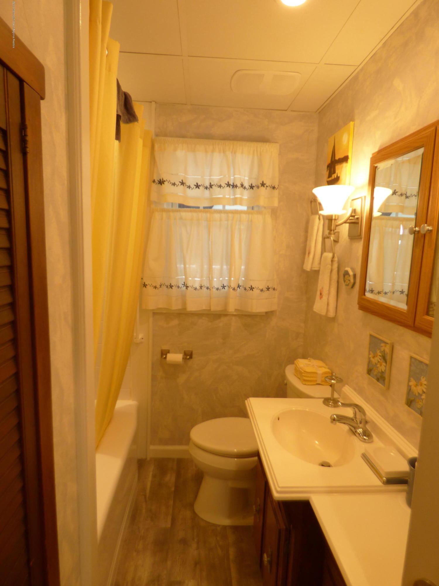 408 Moore Road Neptune Township, NJ 07753 - Photo 12 of 41 P1040340