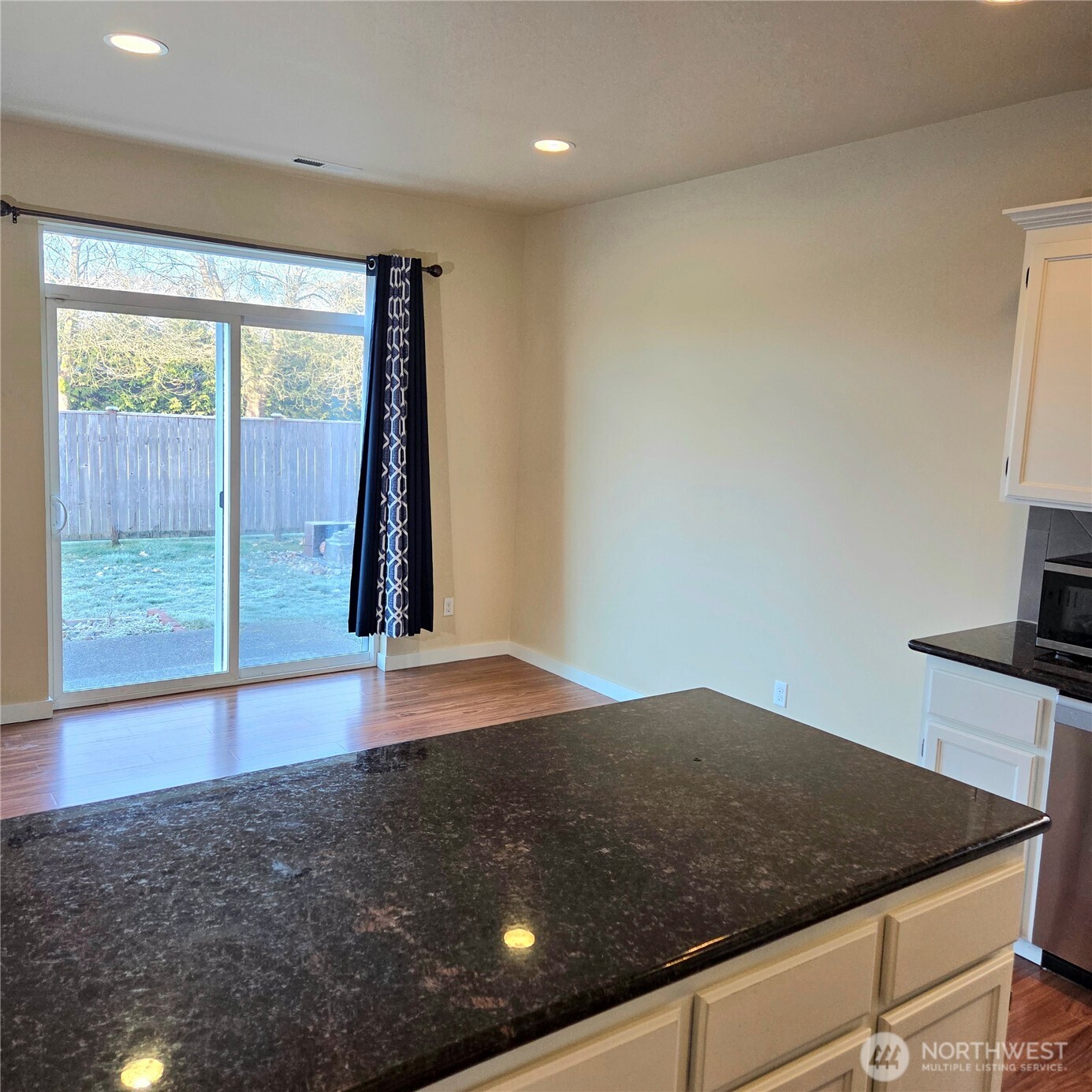 1605 Riddell Avenue Northeast Orting, WA 98360 - Photo 7 of 39