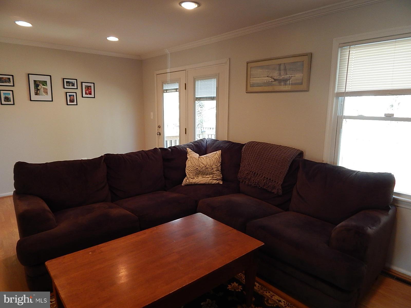 5909 Grand Banks Road Columbia, MD 21044 - Photo 6 of 16 Living Room