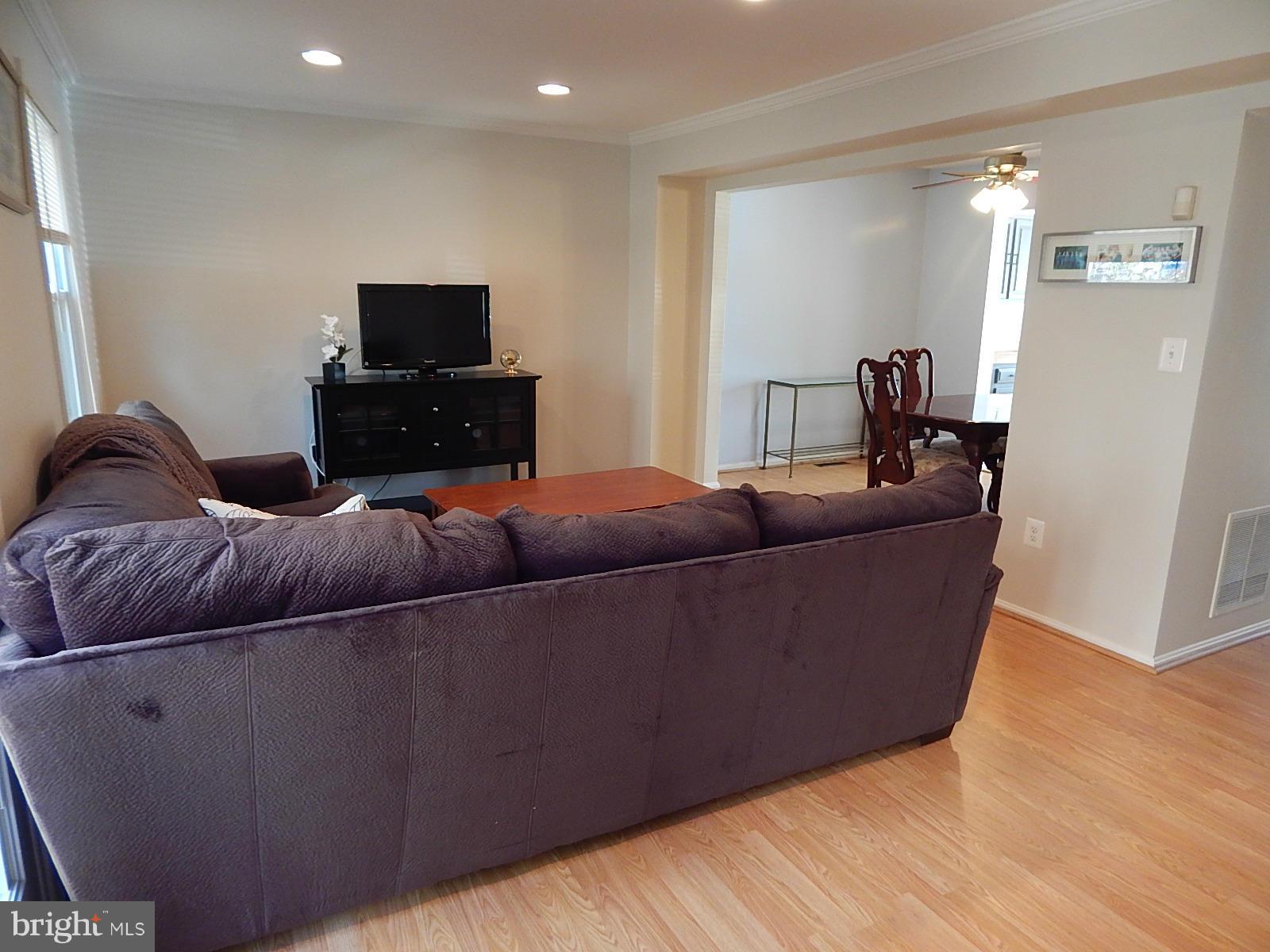 5909 Grand Banks Road Columbia, MD 21044 - Photo 7 of 16 Living Room
