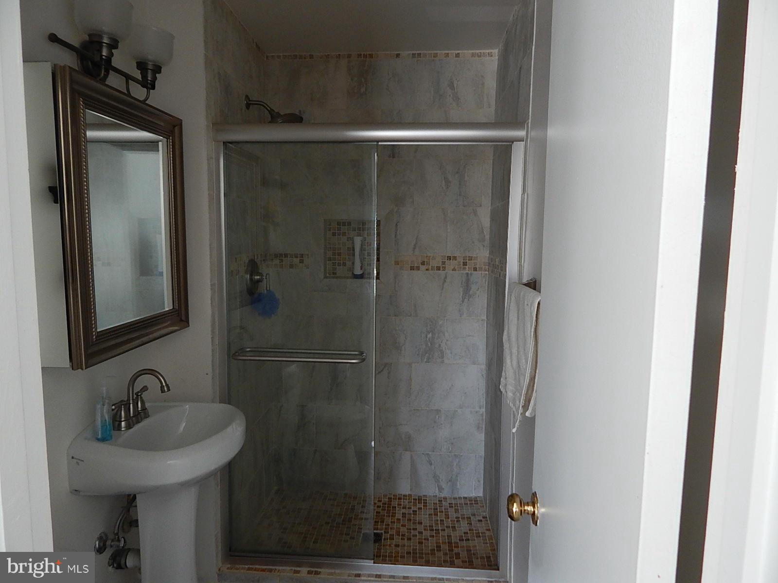 5909 Grand Banks Road Columbia, MD 21044 - Photo 10 of 16 Bath (Master)