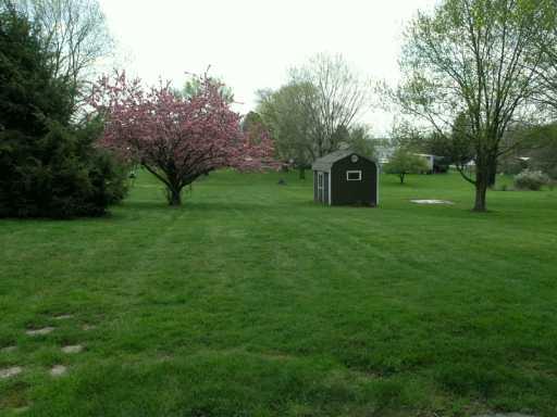 480 Nixon Road Cheswick, PA 15024 - Photo 2 of 8 Yard/Garden.