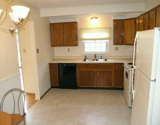 480 Nixon Road Cheswick, PA 15024 - Photo 6 of 8 Kitchen.