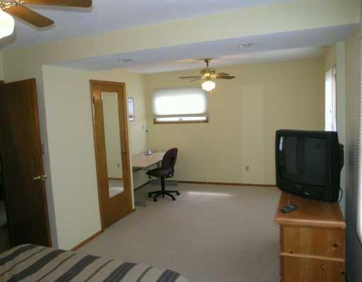 480 Nixon Road Cheswick, PA 15024 - Photo 7 of 8 Master Bedroom.