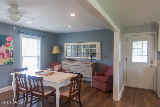 3620 Country Club Road Morehead City, NC 28557 - Photo 5 of 26 Dining area_