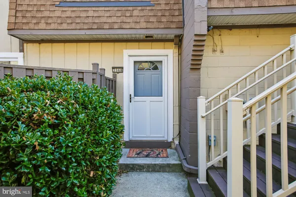 $305,000 | 3948 Sonora Place, Unit 88D, Alexandria, VA 22309