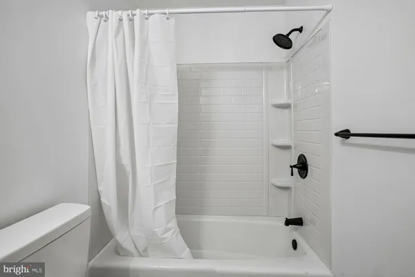 $305,000 | 3948 Sonora Place, Unit 88D, Alexandria, VA 22309