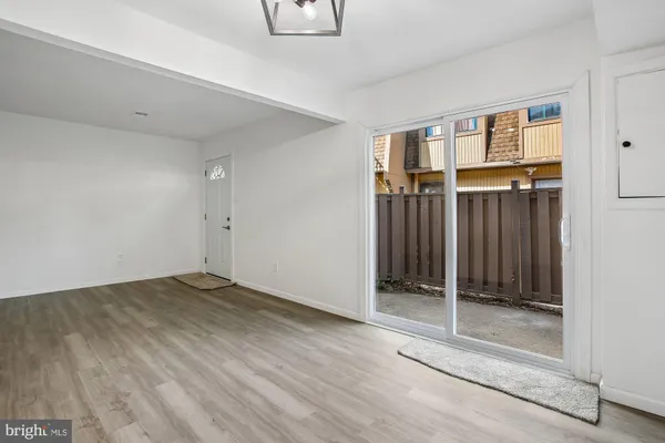 $305,000 | 3948 Sonora Place, Unit 88D, Alexandria, VA 22309