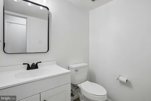 $305,000 | 3948 Sonora Place, Unit 88D, Alexandria, VA 22309