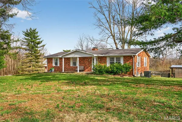 $299,900 | 237 Rolling Hills Drive, Cape Girardeau, MO 63701