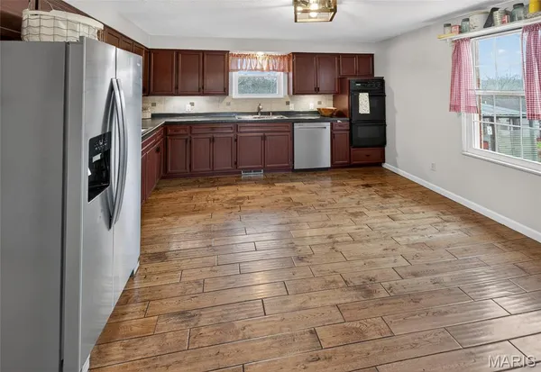 $299,900 | 237 Rolling Hills Drive, Cape Girardeau, MO 63701