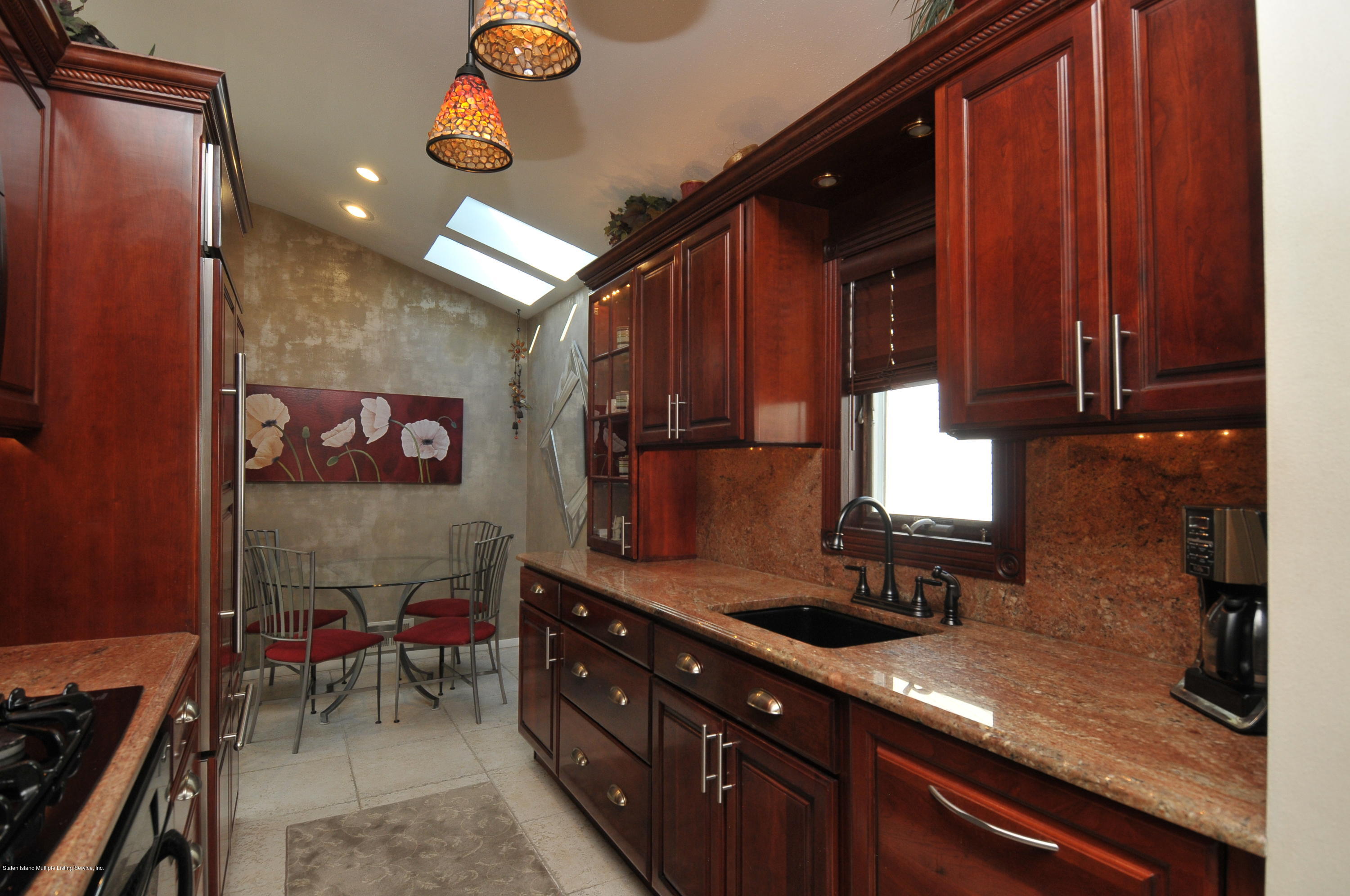 346 Green Valley Road Staten Island, NY 10312 - Photo 4 of 23 A0CFA9F7-D99D-4EE9-ABB2-2F26D1A6113E