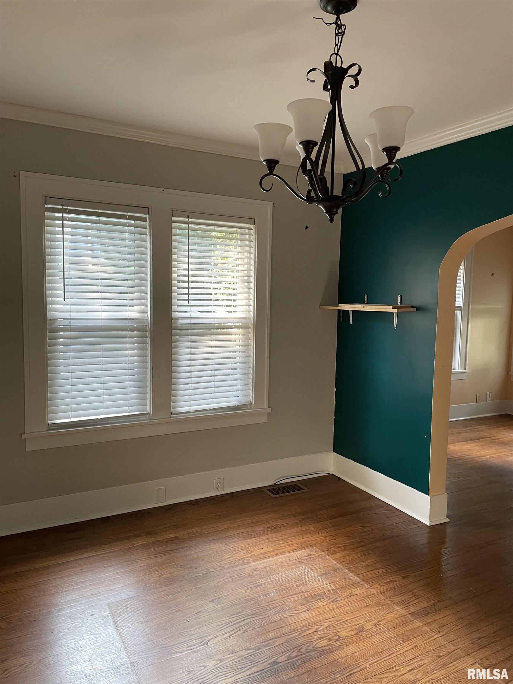 840 Edgehill Road Jacksonville, IL 62650 - Photo 11 of 41 Gallery Image 11