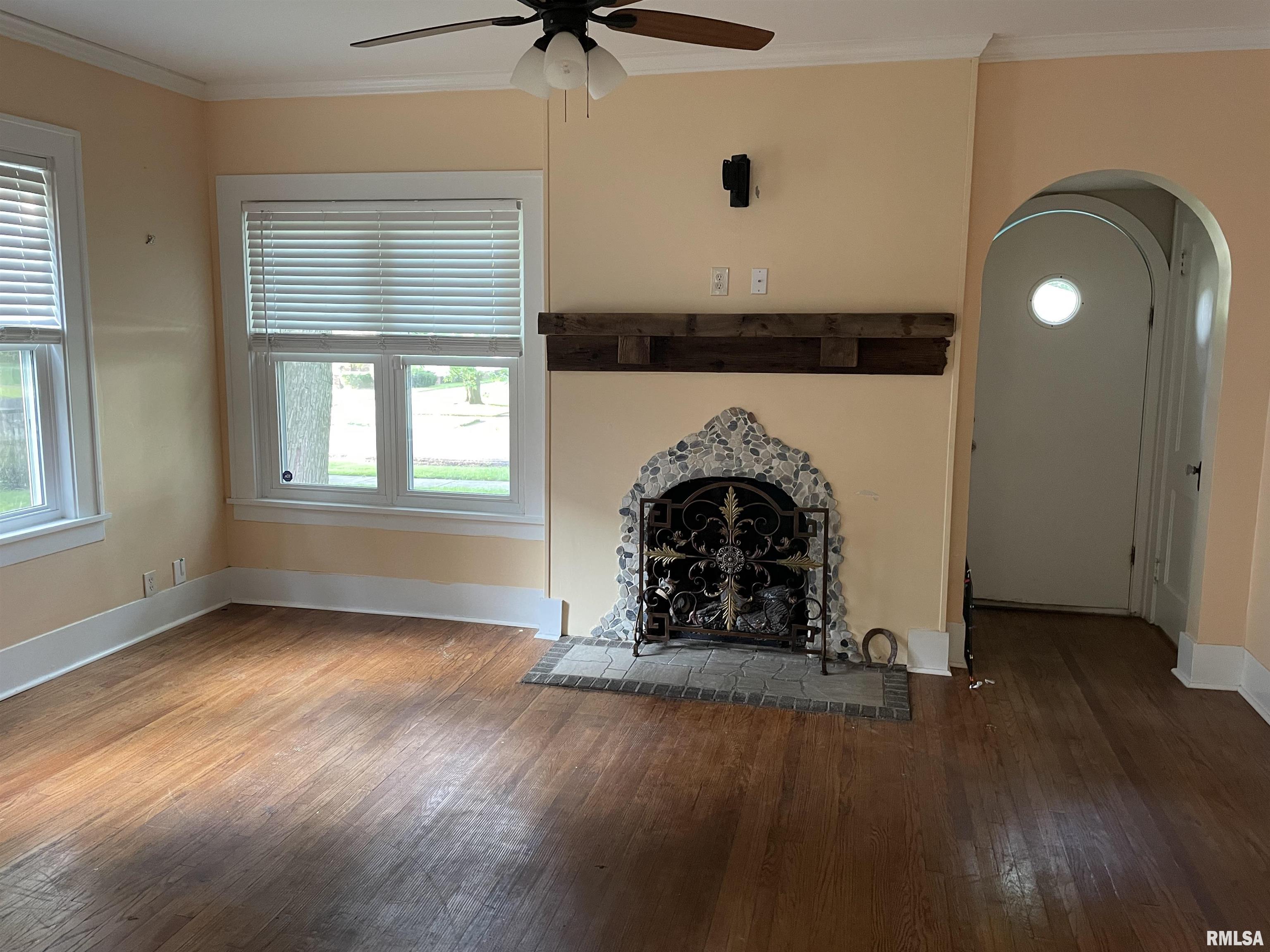 840 Edgehill Road Jacksonville, IL 62650 - Photo 2 of 41 Gallery Image 2