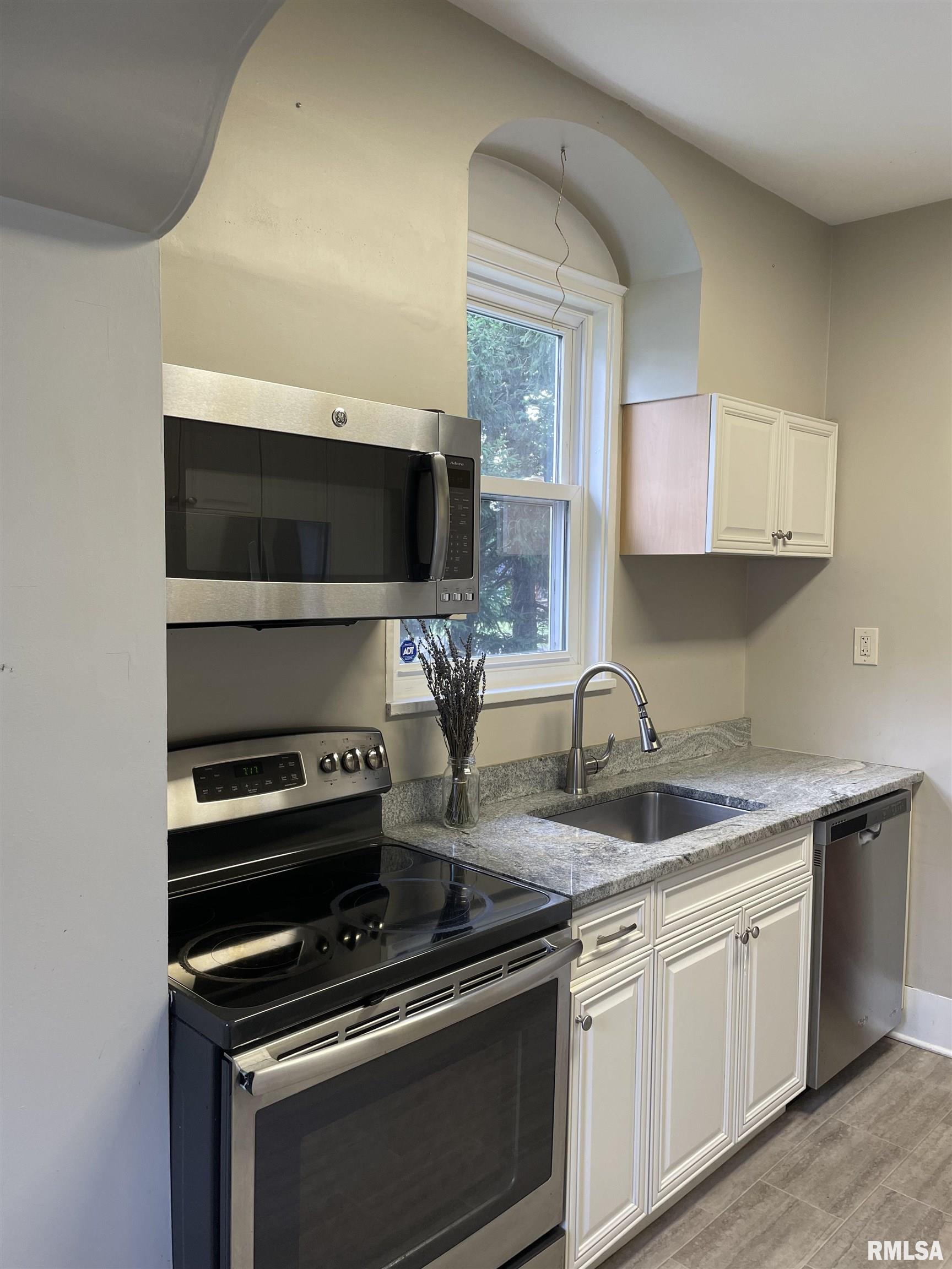 840 Edgehill Road Jacksonville, IL 62650 - Photo 25 of 41 Gallery Image 25