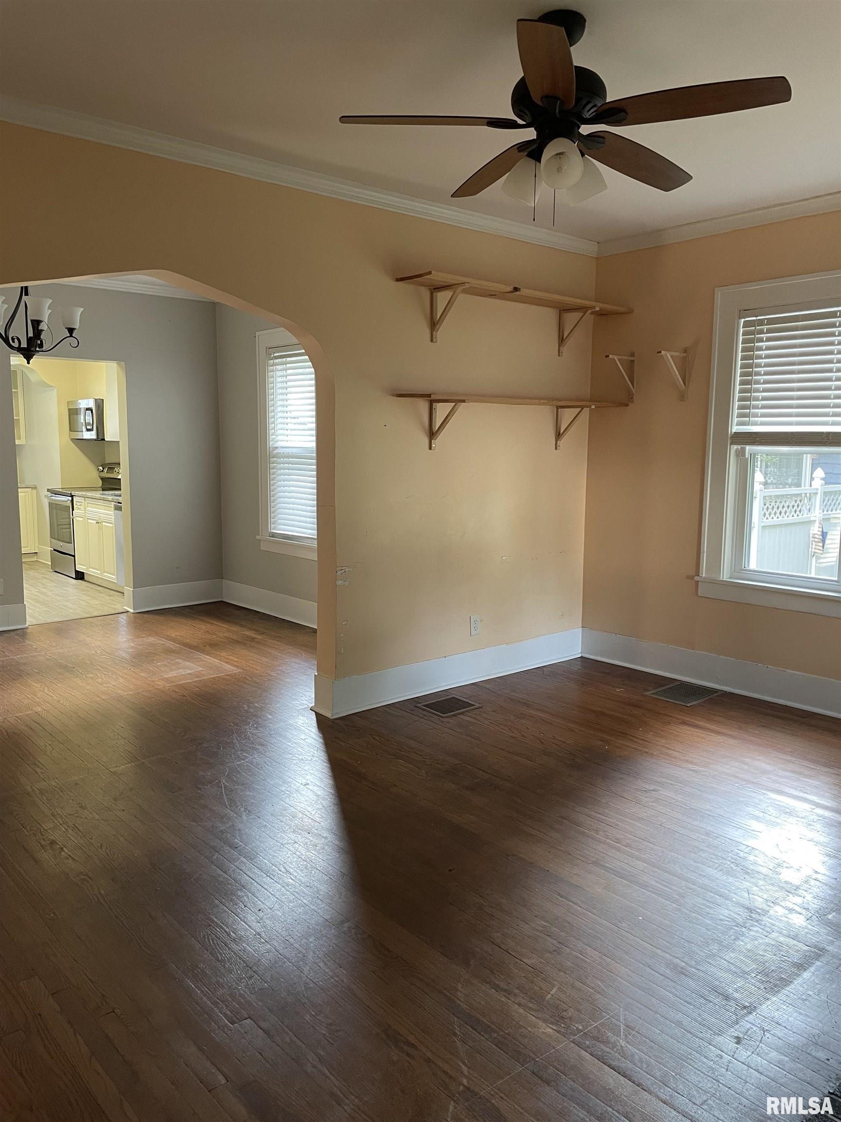 840 Edgehill Road Jacksonville, IL 62650 - Photo 4 of 41 Gallery Image 4