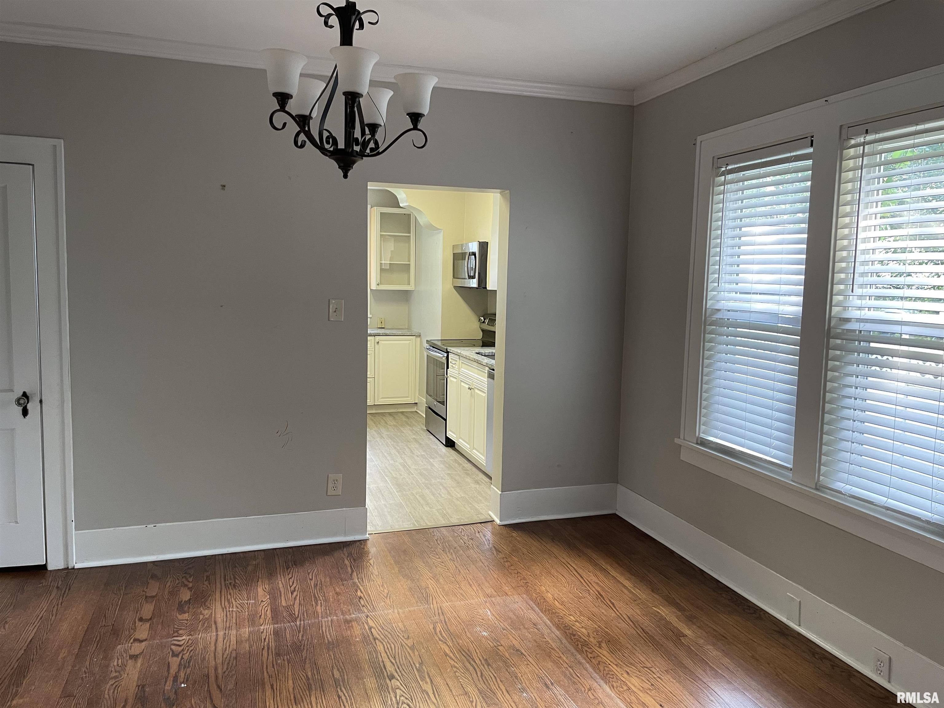 840 Edgehill Road Jacksonville, IL 62650 - Photo 7 of 41 Gallery Image 7