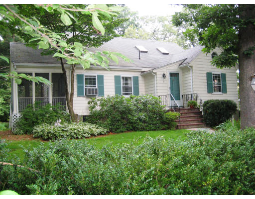 9 Ingleside Road Needham, MA 02492 - Photo 2 of 17