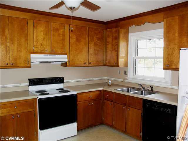 10500 Jason Road Richmond, VA 23235 - Photo 5 of 12 Kitchen