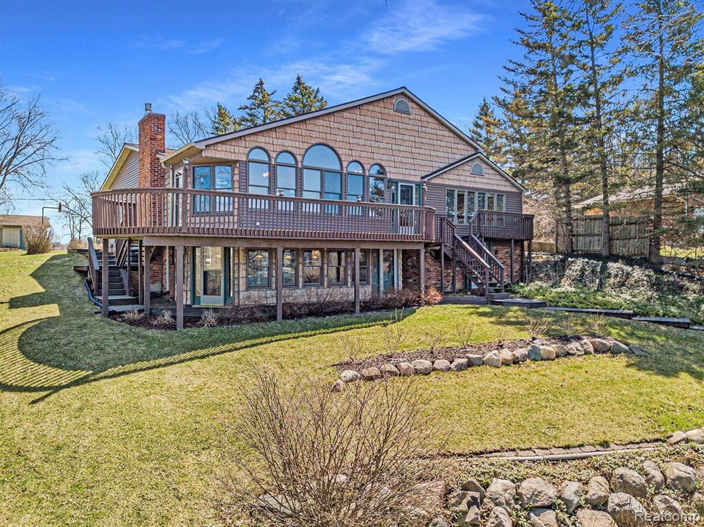 15526 Lobdell Road Linden, MI 48451 - Photo 1 of 42