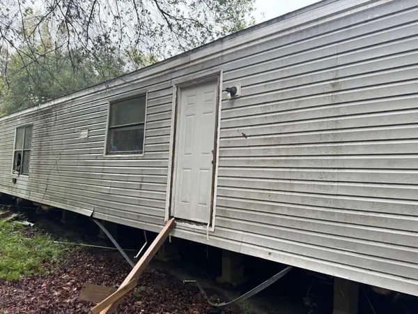 $75,999 | 1218 County Road 722, Buna, TX 77612